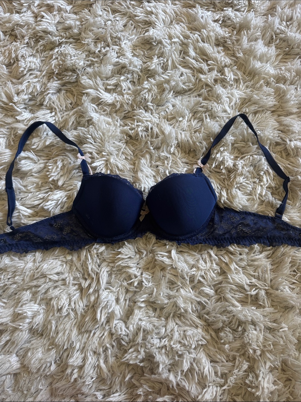 sexy Victoria’s Secret navy bra 32B